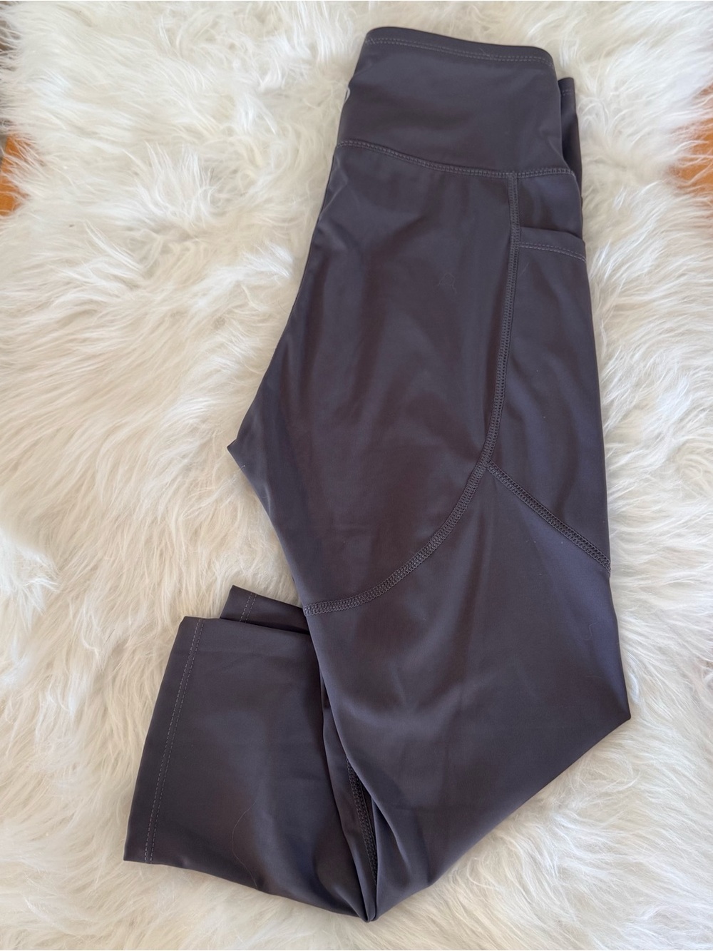 High-Rise Performance Leggings in Charcoal